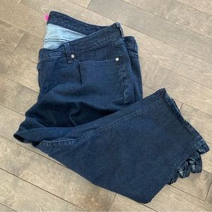 Torrid Size 28 Blue Capris with Hem Detailing Inseam 21